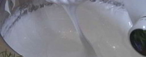 Шаг 1: безе с клубникой