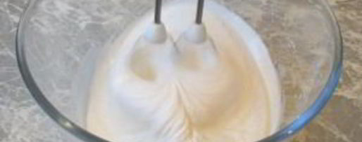 Шаг 1: безе с кремом и фруктами