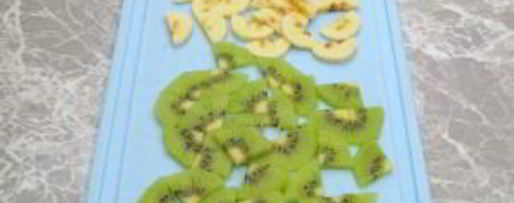 Шаг 8: безе с кремом и фруктами