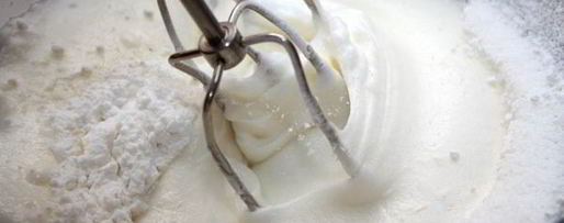 Шаг 2: безе с орехами