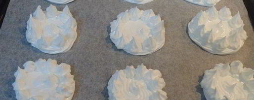 Шаг 1: безе сказочного рождество