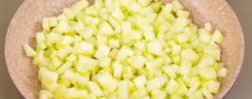 Шаг 1: блинчиков с яблоками под безе