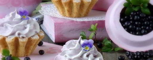 Шаг 12: корзиночек с черничным кердом и безе