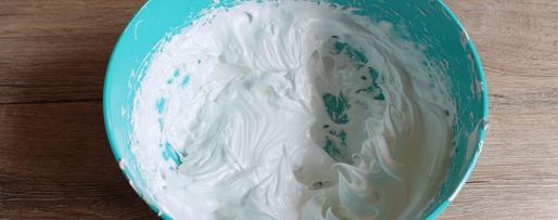 Шаг 4: крема мокрое безе для украшения