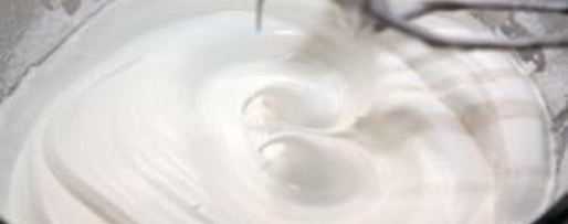 Шаг 3: меренг с орехами