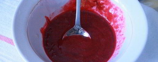 Шаг 5: орехового торта-безе с малиновым кремом