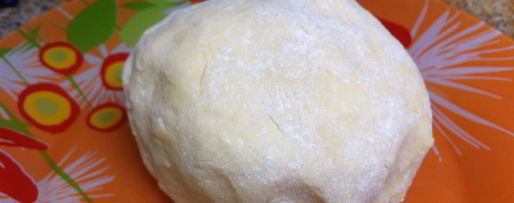 Шаг 1: печений-безе с черной смородиной