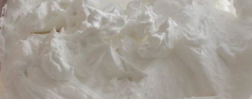 Шаг 2: торта-безе с брусничным курдом