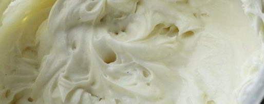 Шаг 7: торта-безе с брусничным курдом