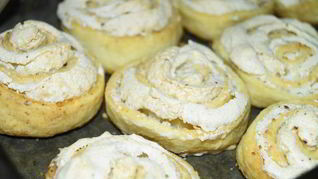 Рецепт Творожных булочек с начинкой Безе