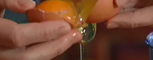 Шаг 2: ванильного коржа с ягодами и безе