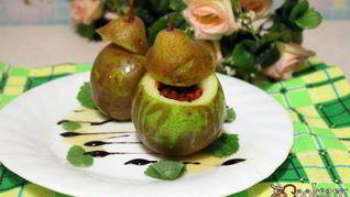 Рецепт Десерта из груши с медом и ягодами годжи