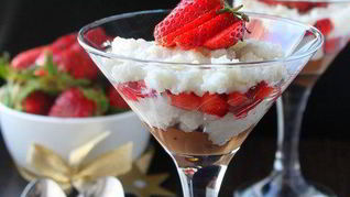 Рецепт Десерта из риса, рикотты и клубники