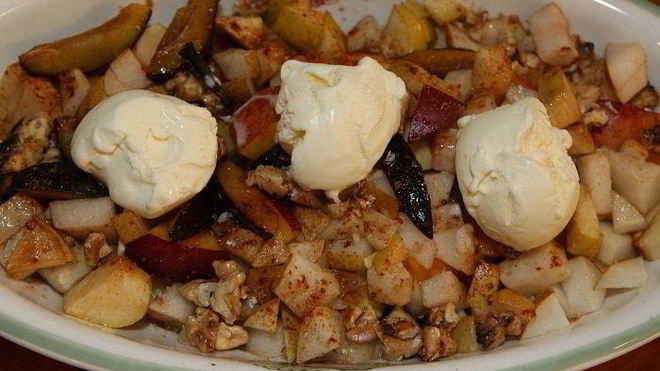 Рецепт Фруктов, запеченных с клюквой и грецкими орехами