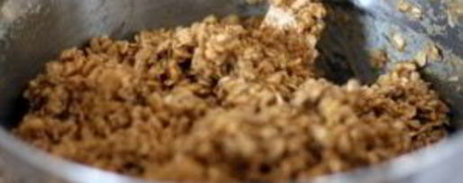 Шаг 2: гранолы с медом