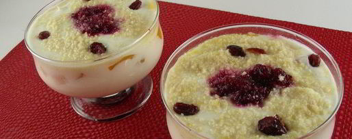 Шаг 3: йогуртова-творожного десерт с клюквой, персиками и миндалем