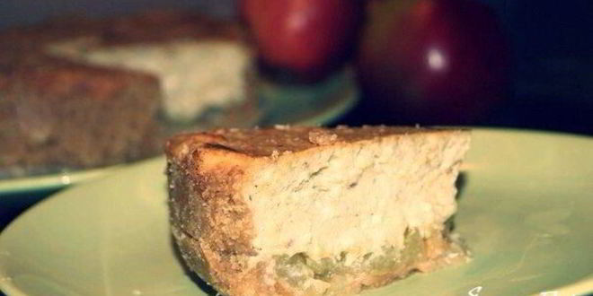 Рецепт чизкейка с халвой и карамельными яблочками