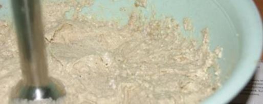 Шаг 4: чизкейка с халвой и карамельными яблочками