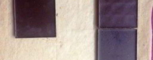 Шаг 2: косы с целой плиткой шоколада, халвой и бананом