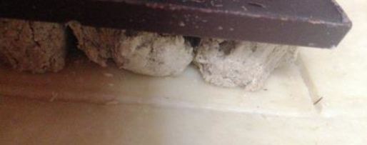 Шаг 5: косы с целой плиткой шоколада, халвой и бананом