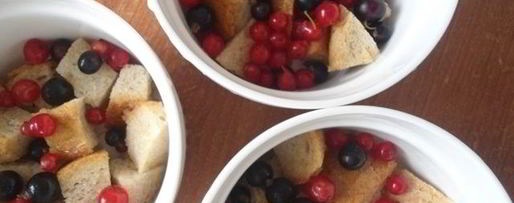 Шаг 4: хлебного пудинга с ягодой