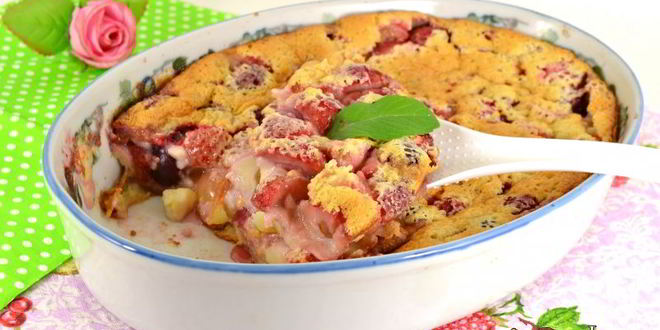Рецепт клафути с черешней и клубникой