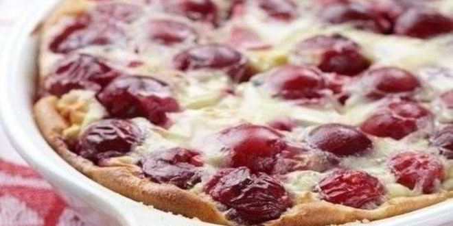 Рецепт клафути с вишней в сахарной пудре