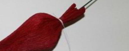 Шаг 2: бутонов роз из конфет