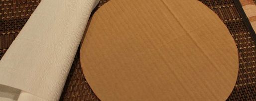 Шаг 1: елки из шампанского и конфет