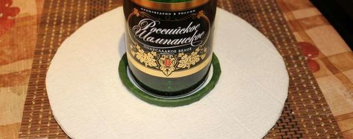 Шаг 15: елки из шампанского и конфет