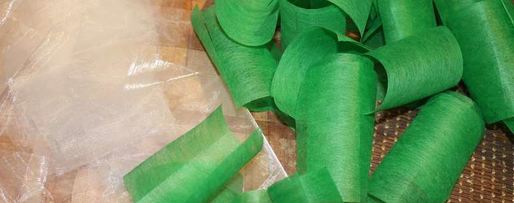 Шаг 17: елки из шампанского и конфет