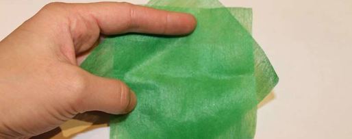 Шаг 18: елки из шампанского и конфет