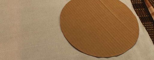 Шаг 2: елки из шампанского и конфет