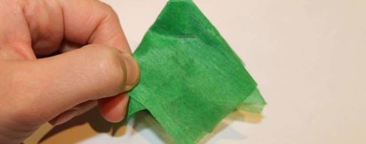 Шаг 21: елки из шампанского и конфет