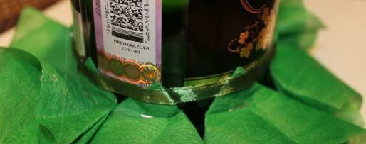 Шаг 27: елки из шампанского и конфет