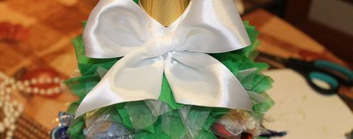 Шаг 35: елки из шампанского и конфет