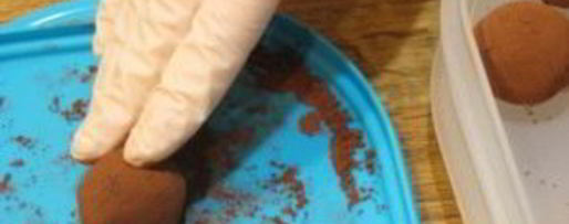 Шаг 2: конфет из сухарей и меда