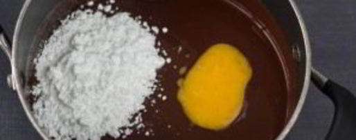 Шаг 2: конфет на печенье