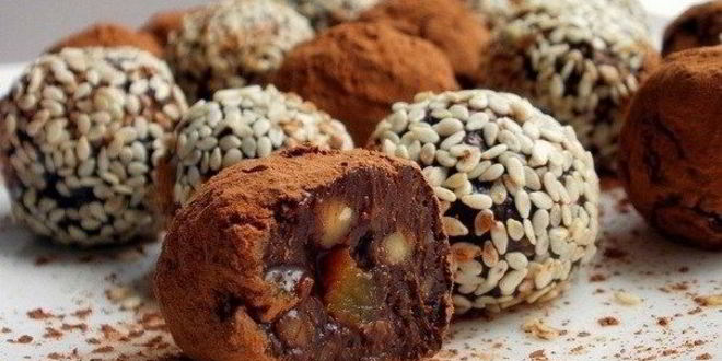 Рецепт шоколадных конфет с курагой и орехами