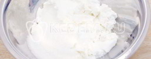 Шаг 12: бисквитного рулета с кремом новогодний салют