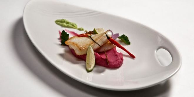 Рецепт филе камбалы со сливочным кремом и красным картофельным пюре