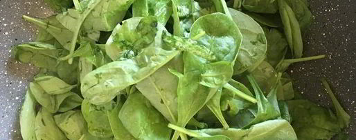 Шаг 2: грудки индейки со шпинатом и крем-чизом