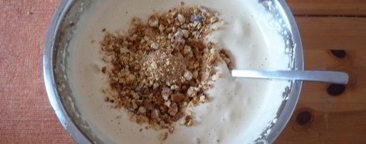 Шаг 4: крема сабайон с кантучини и вишней