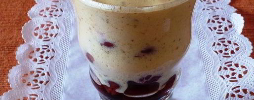 Шаг 5: крема сабайон с кантучини и вишней