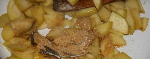 Шаг 12: кростатине с кремом, яблоками и розмарином