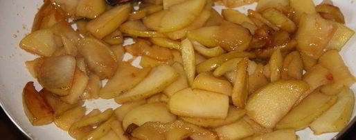 Шаг 13: кростатине с кремом, яблоками и розмарином