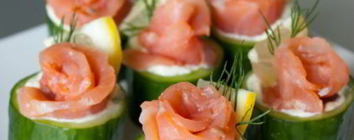 Шаг 4: лосося со сливочным кремом в стаканчиках из огурца