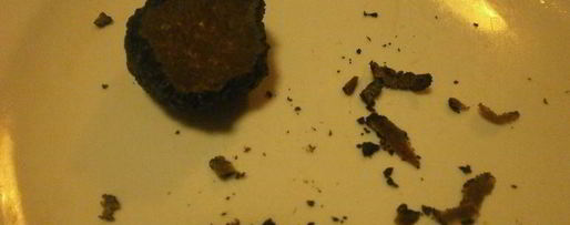 Шаг 5: мешочков из моцареллы с кремом из сыра бри, трюфельным медом и лепестками трюфеля