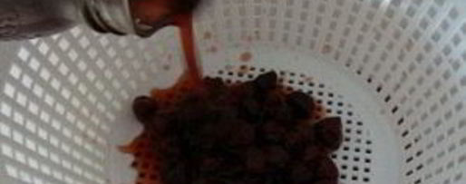 Шаг 2: шоколадного крема с вишней