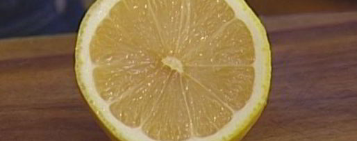 Шаг 2: яблочных долек под белковым кремом